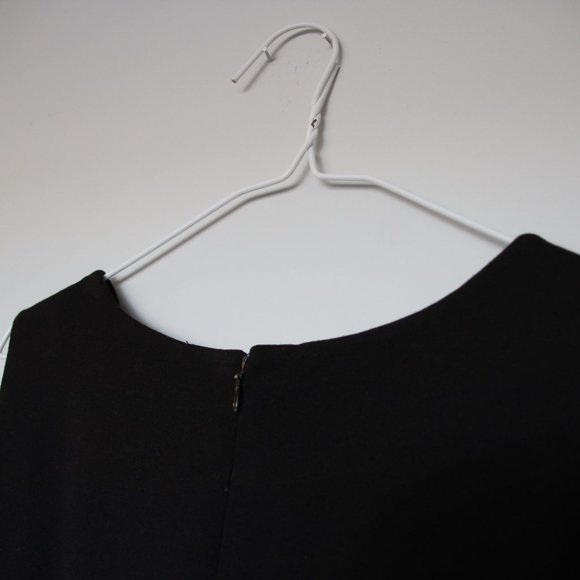 ✨🎹Calvin Klein Black & White Striped Dress - Picture 8 of 11